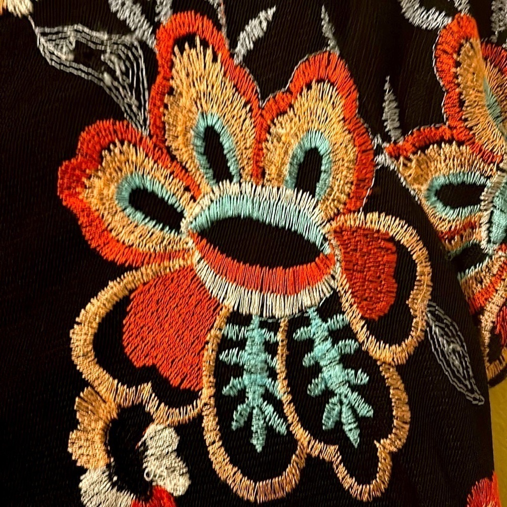 Nygard Embroidered Floral Top, Short Sleeve, Black, Size PM - Picture 3 of 4